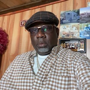 Meet your Posher, Izell